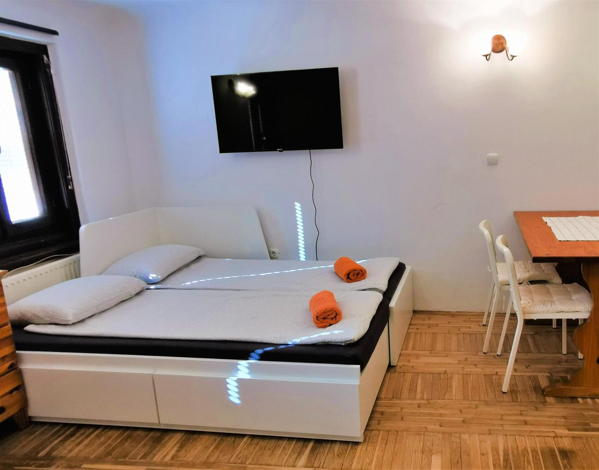 Under The Castle Apartments Ljubljana Extérieur photo