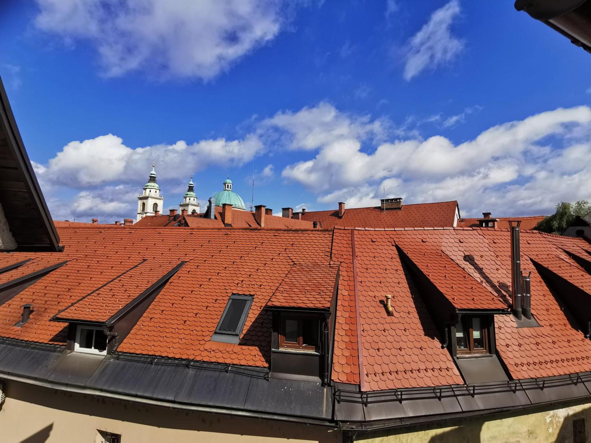 Under The Castle Apartments Ljubljana Extérieur photo